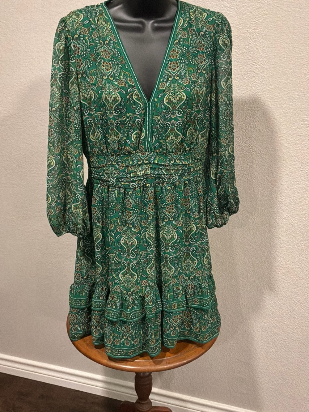 Max Studio Green Paisley V-Neck Long-Sleeve Dress